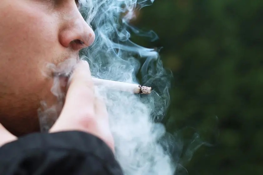 Vaping vs. smoking – A comparison of the facts on how the former is safer than the latter
