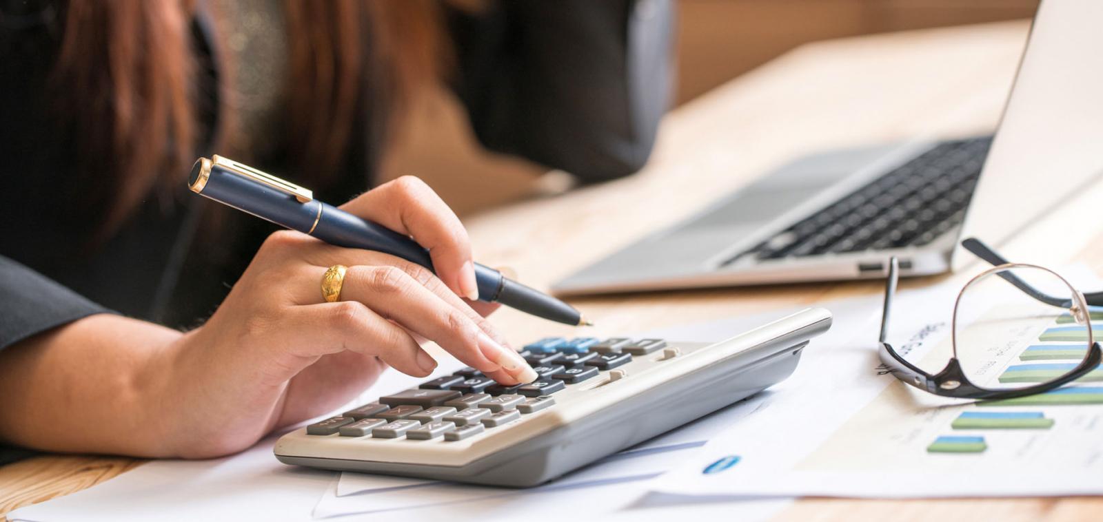 How to choose the qualified specialist