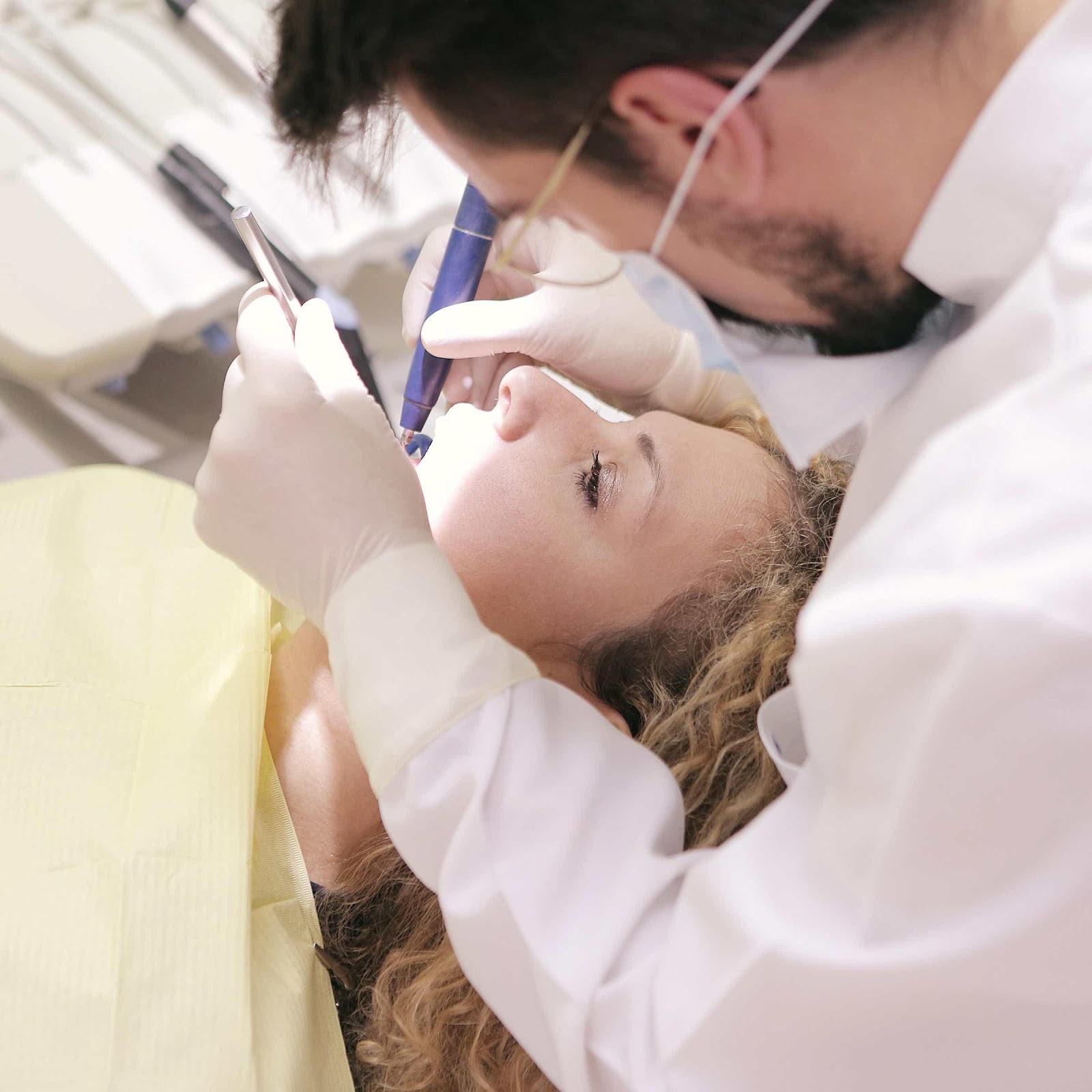 How Can an Emergency Dentist Help You? 