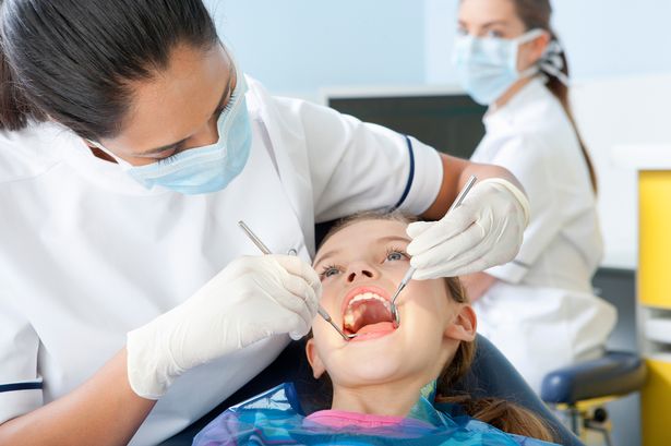 Houston Dentists Make You Feel Confident by Keeping Dental Problems at Bay 